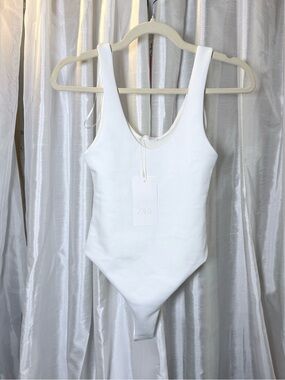 Zara White Ribbed Scoop-Neck Bodysuit
